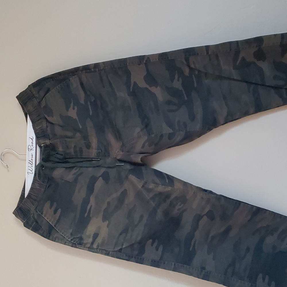 Free Planet Camouflage Jogger Sz S